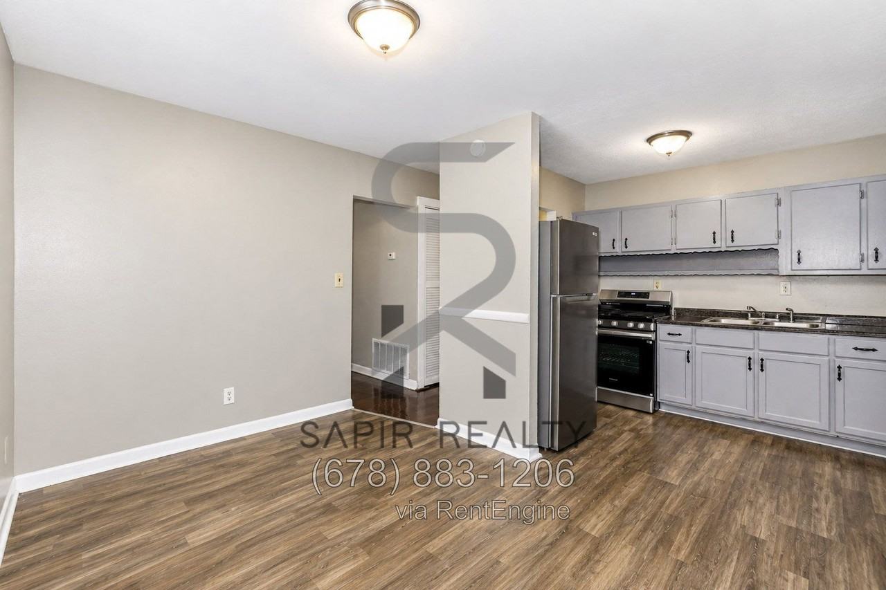 1017 Rebel Forest Dr Se - Photo 5 of 17