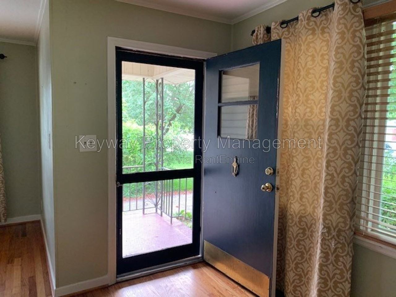 10116 Atomic Rd - Photo 3 of 20