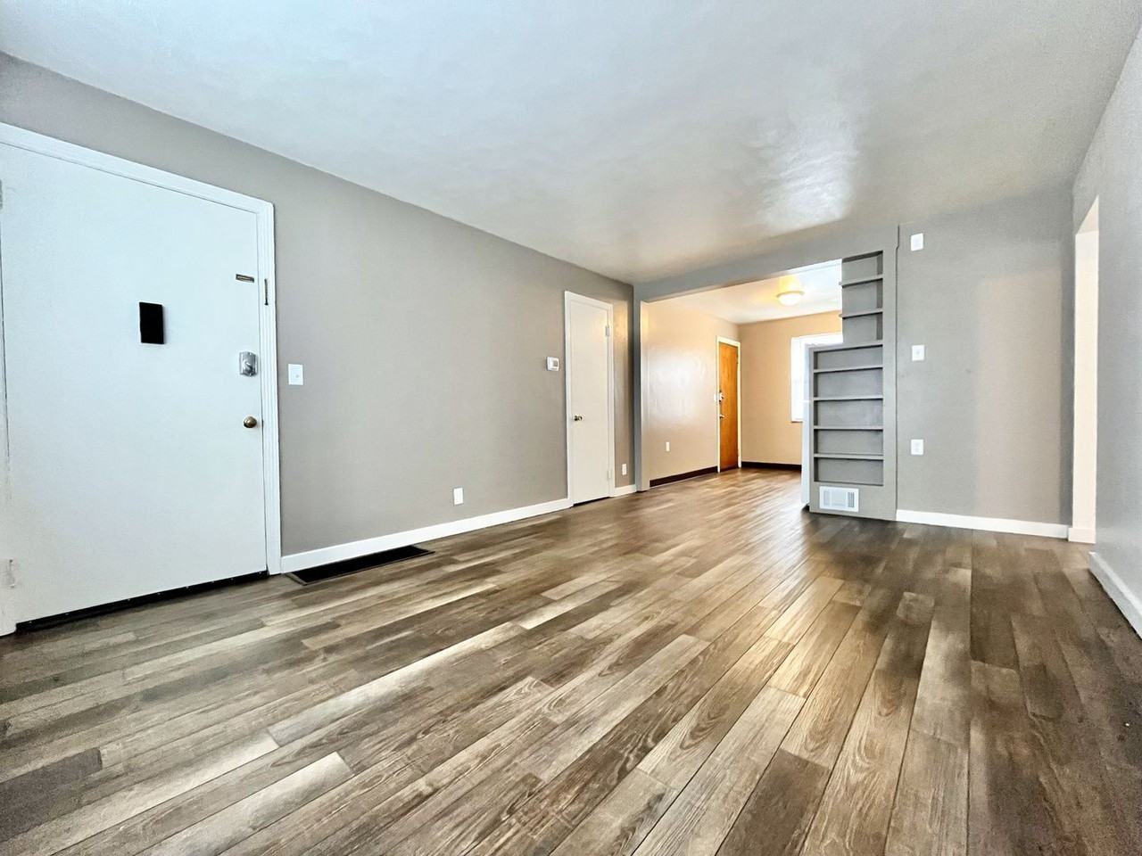 2260 Nelson Ave Se #B - Photo 3 of 15
