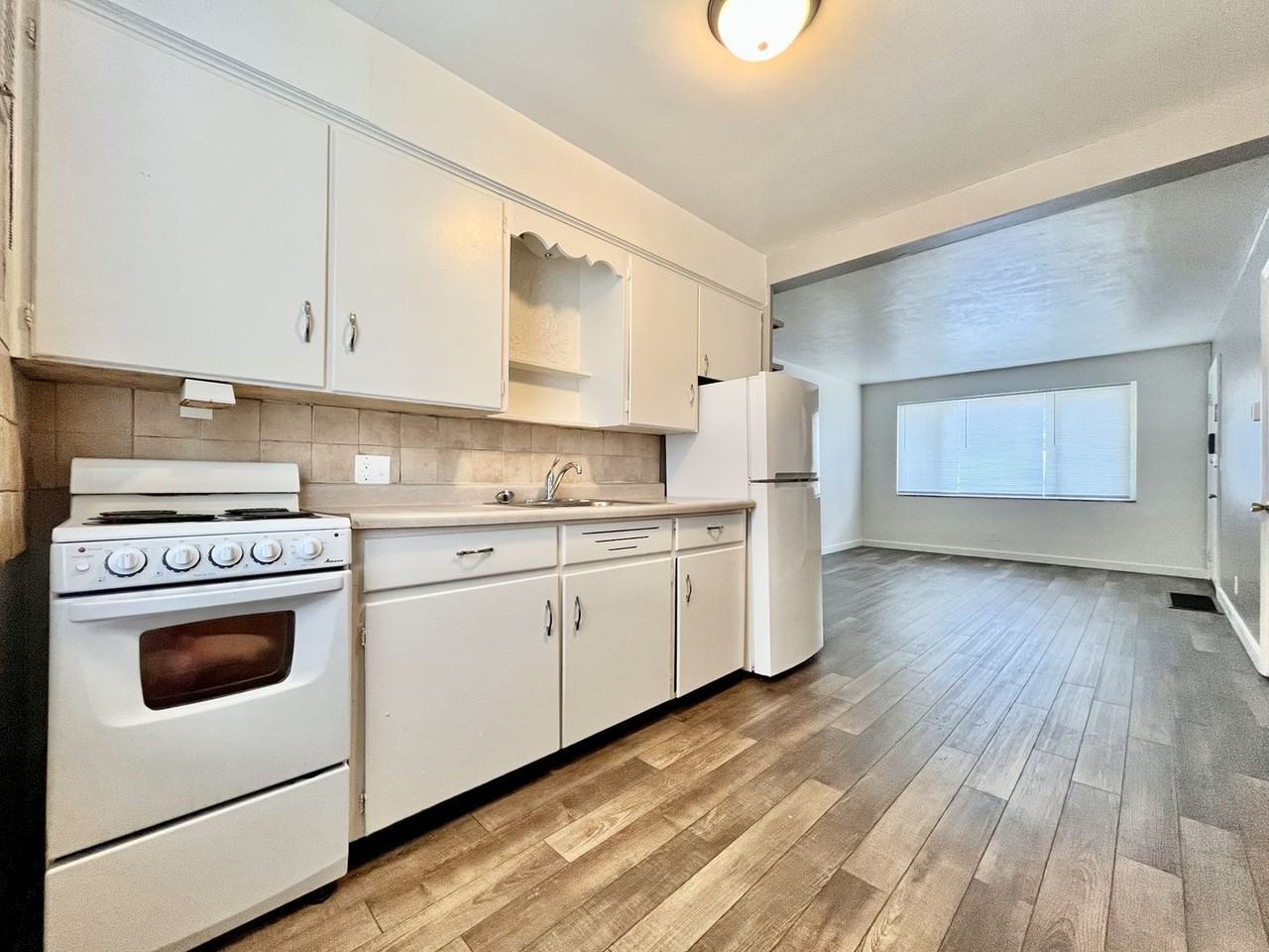 2260 Nelson Ave Se #B - Photo 6 of 15