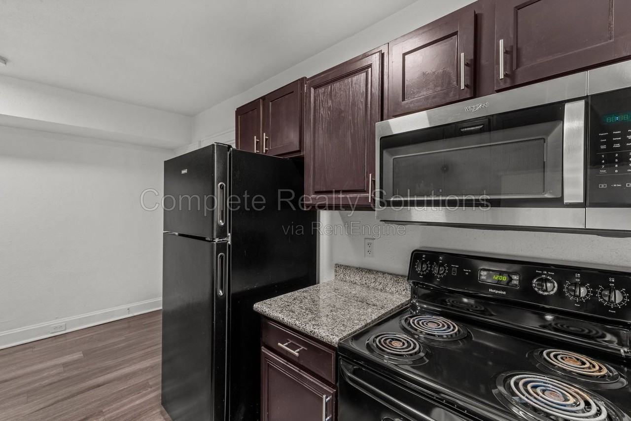 119 Eichelberger St #2W - Photo 3 of 23
