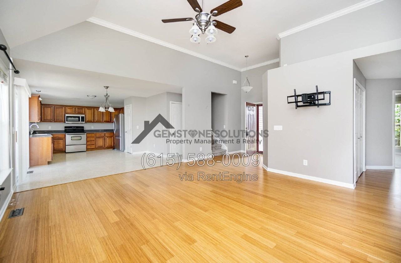 3998 Kristen St - Photo 5 of 31