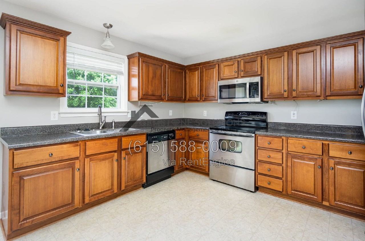 3998 Kristen St - Photo 7 of 31