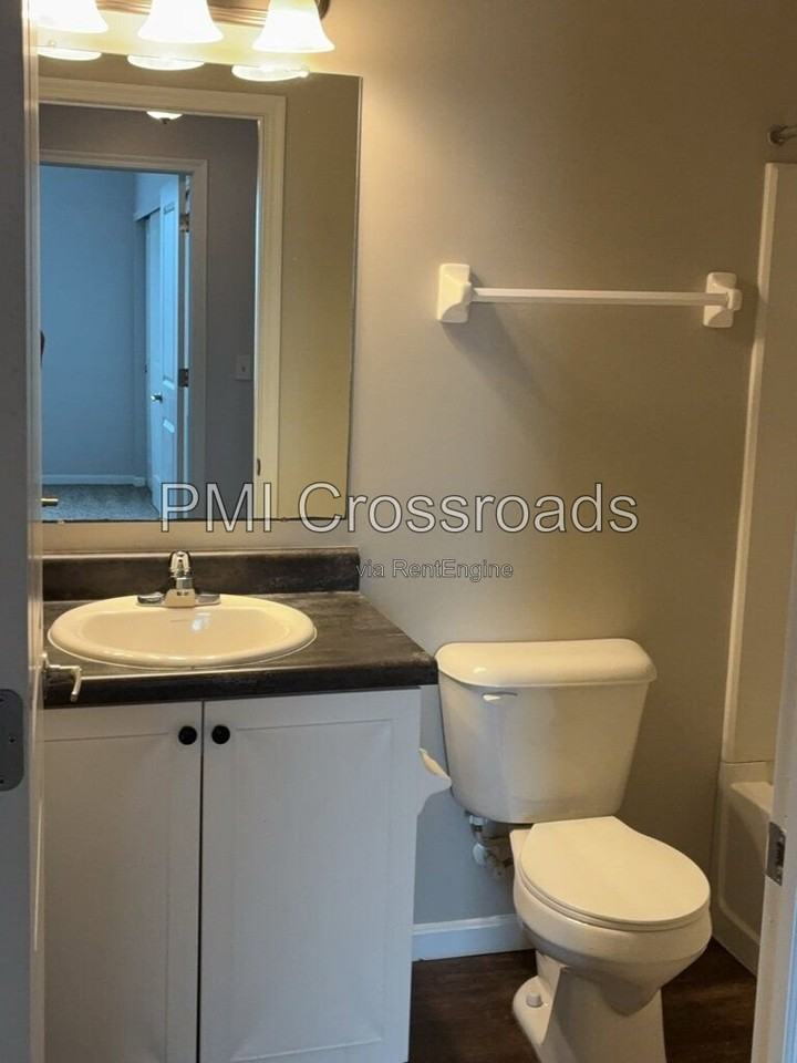898 Taylor Station Rd #898-304 - Photo 6 of 27