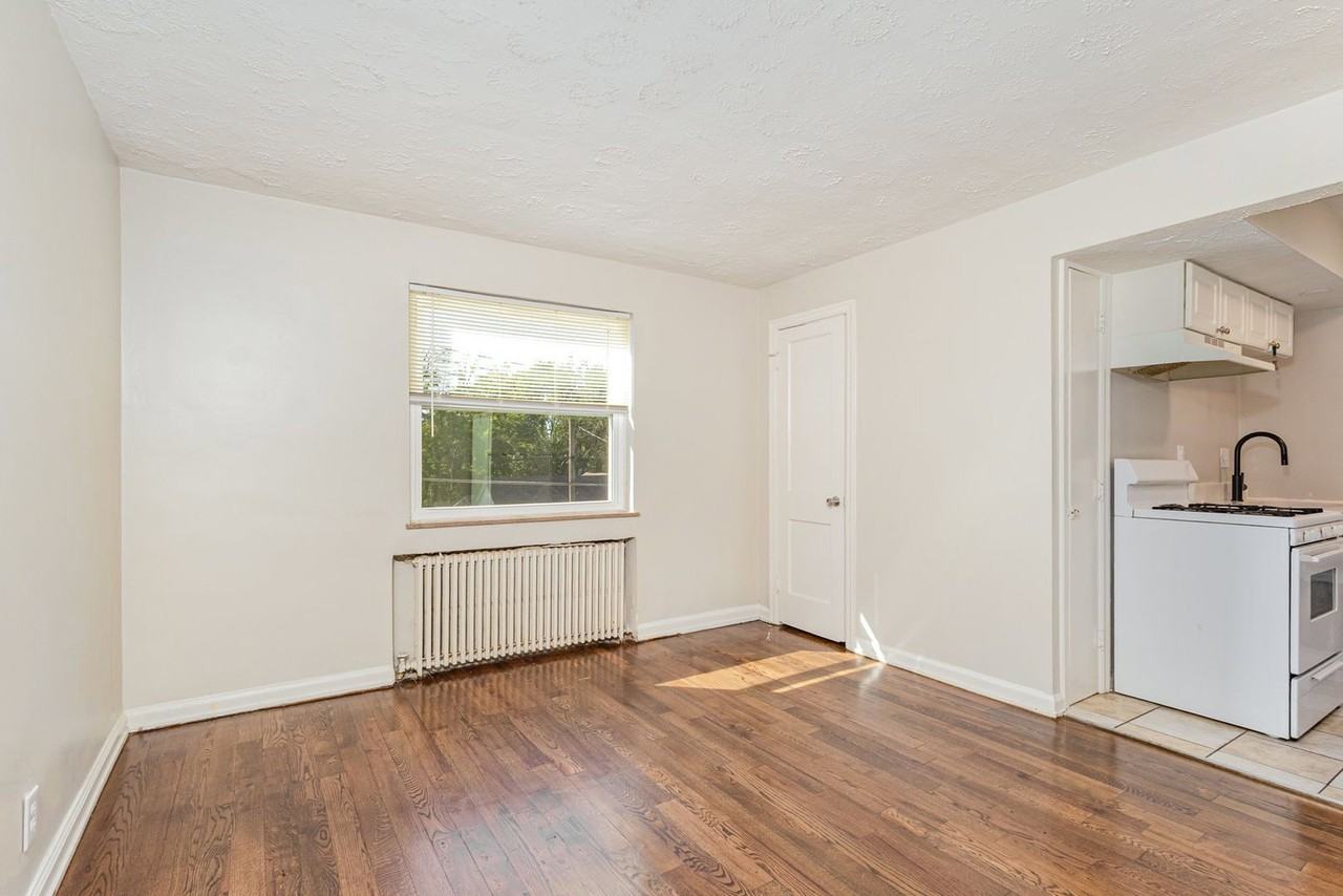 4220 Webster Ave #7 - Photo 3 of 8