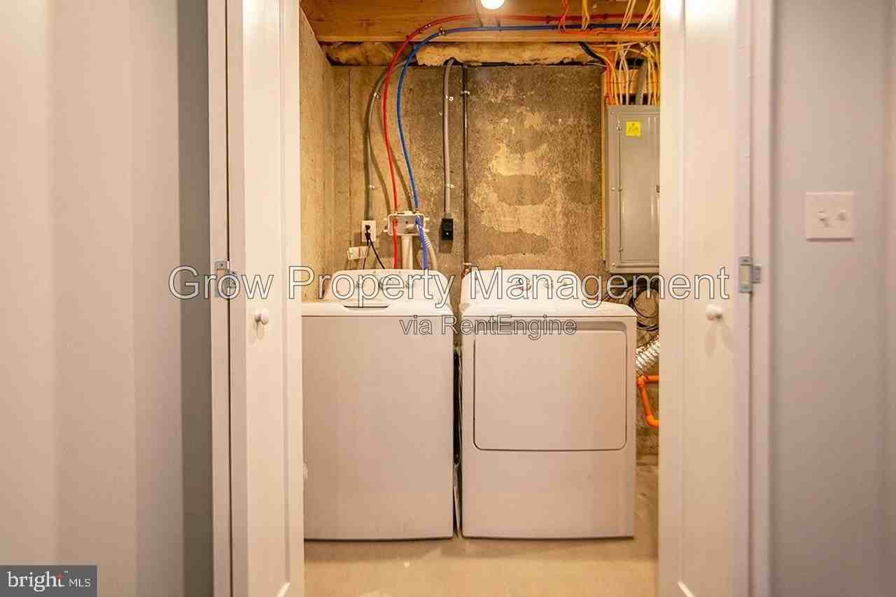 1917 Watkins St - Photo 6 of 16