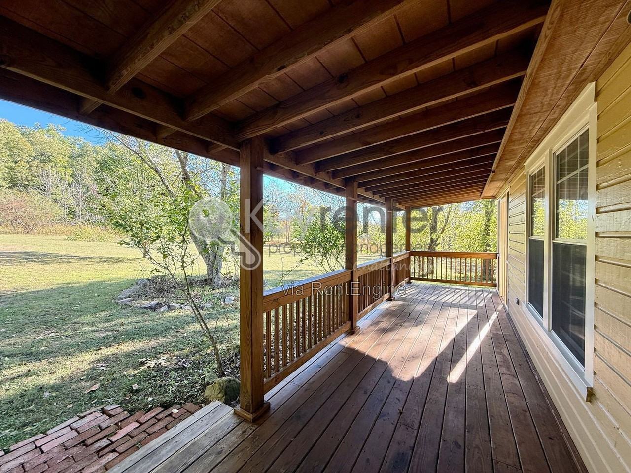 7516 Scenic Hwy - Photo 2 of 15