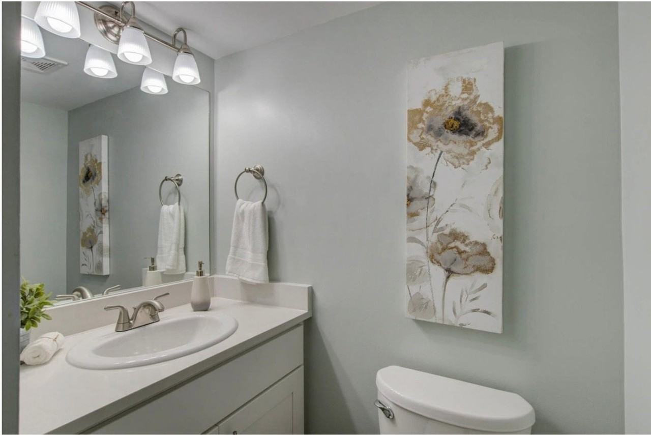 1524 Nantahala Blvd - Photo 3 of 12