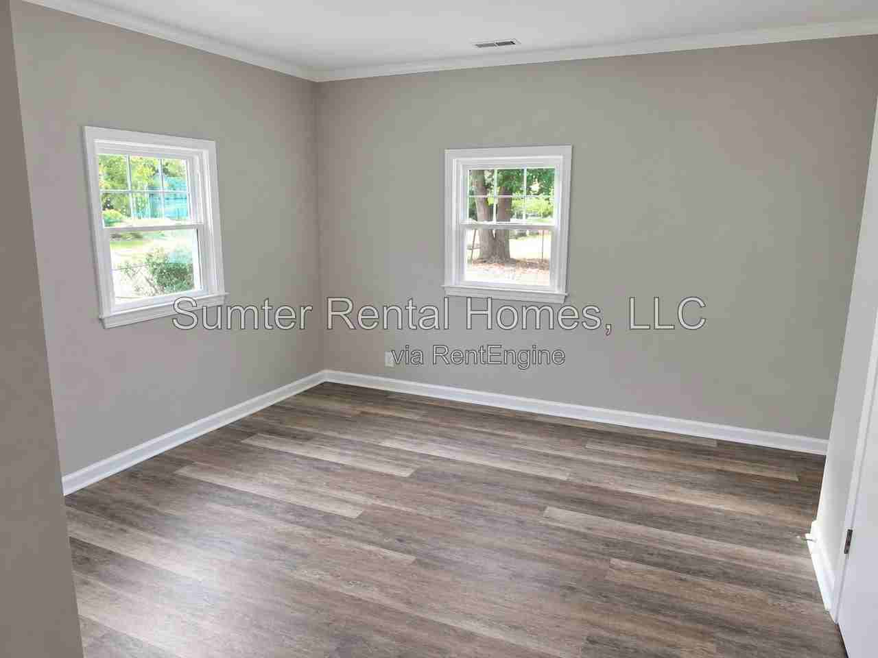 44 Loring Dr - Photo 4 of 8