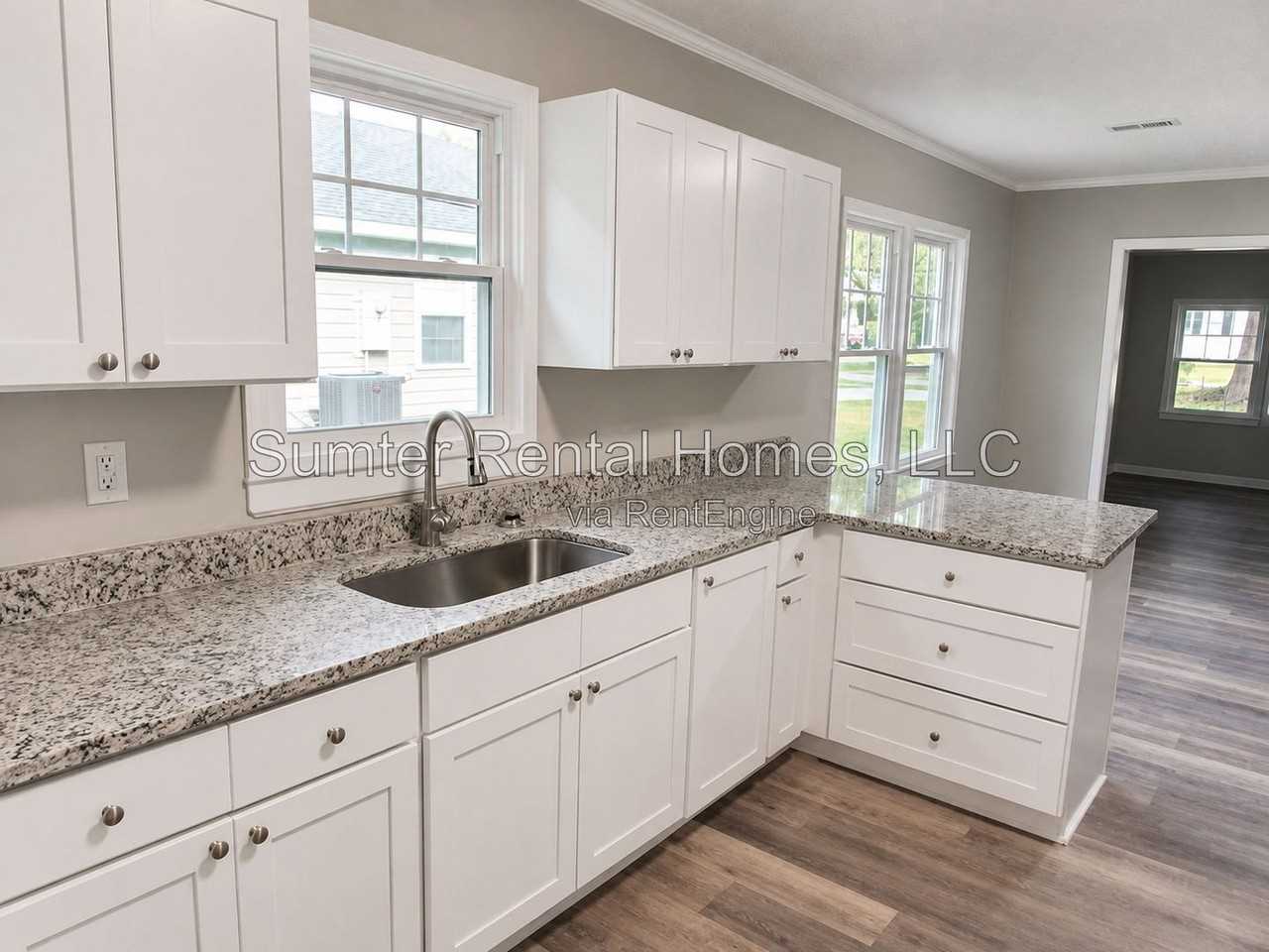 44 Loring Dr - Photo 6 of 8