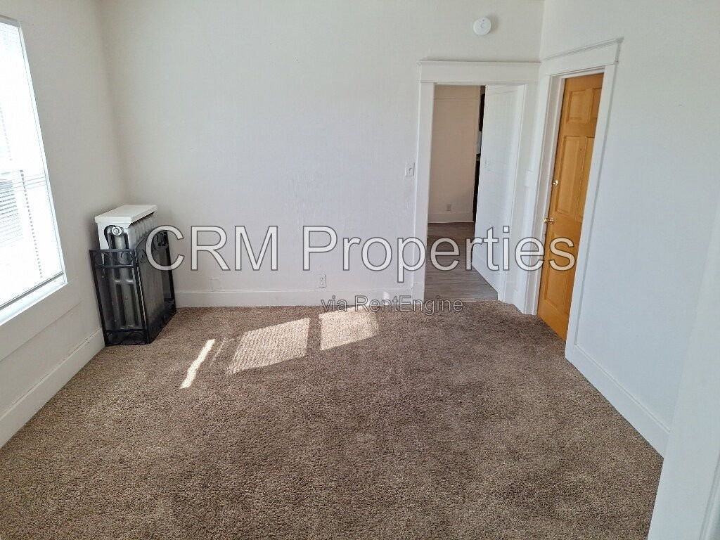 201 N Philips St #202 - Photo 5 of 21
