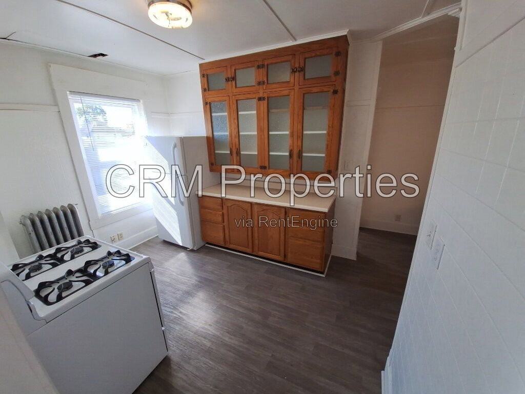 201 N Philips St #202 - Photo 7 of 21