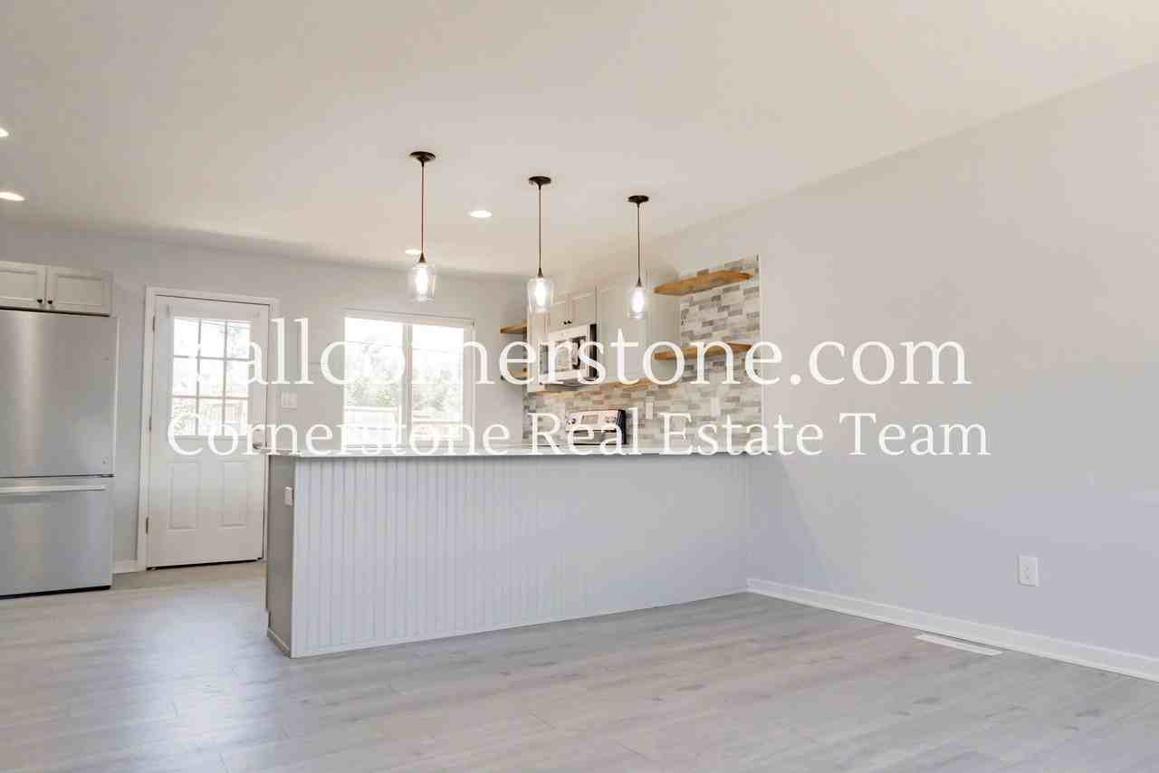 935 Hayden Dr - Photo 4 of 19