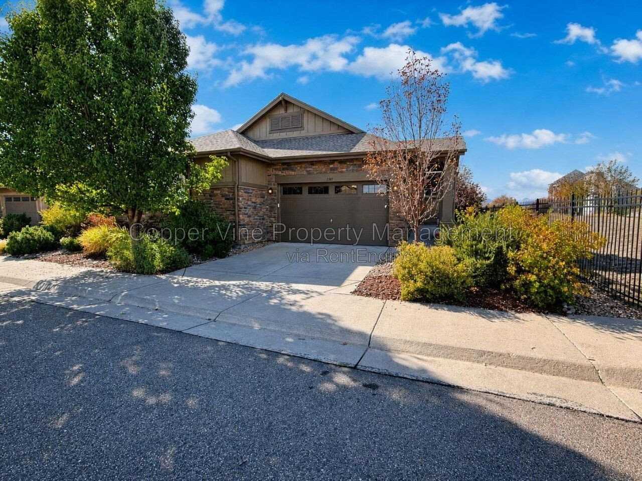 1307 Lander Ln - Photo 2 of 39