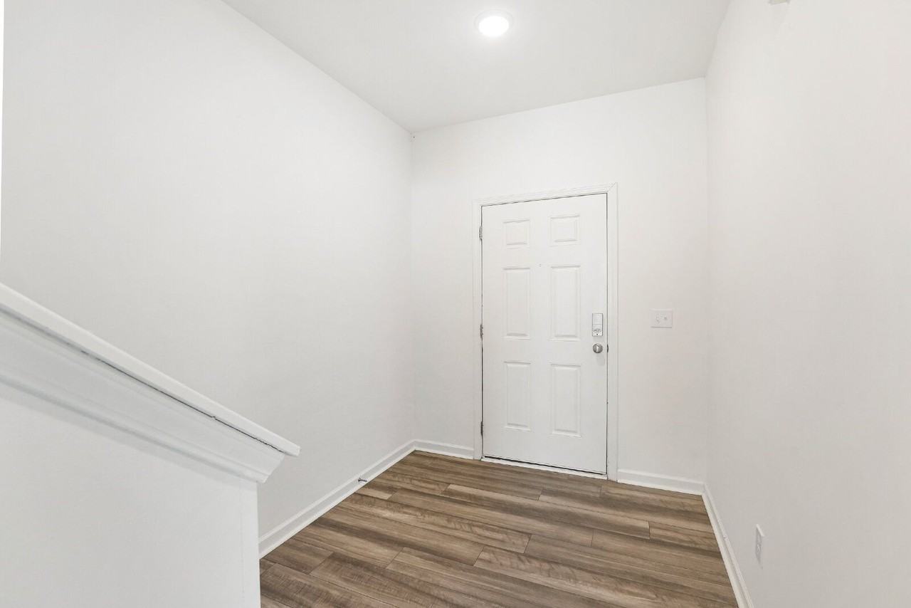 21 Hidden Glen Ct - Photo 3 of 32
