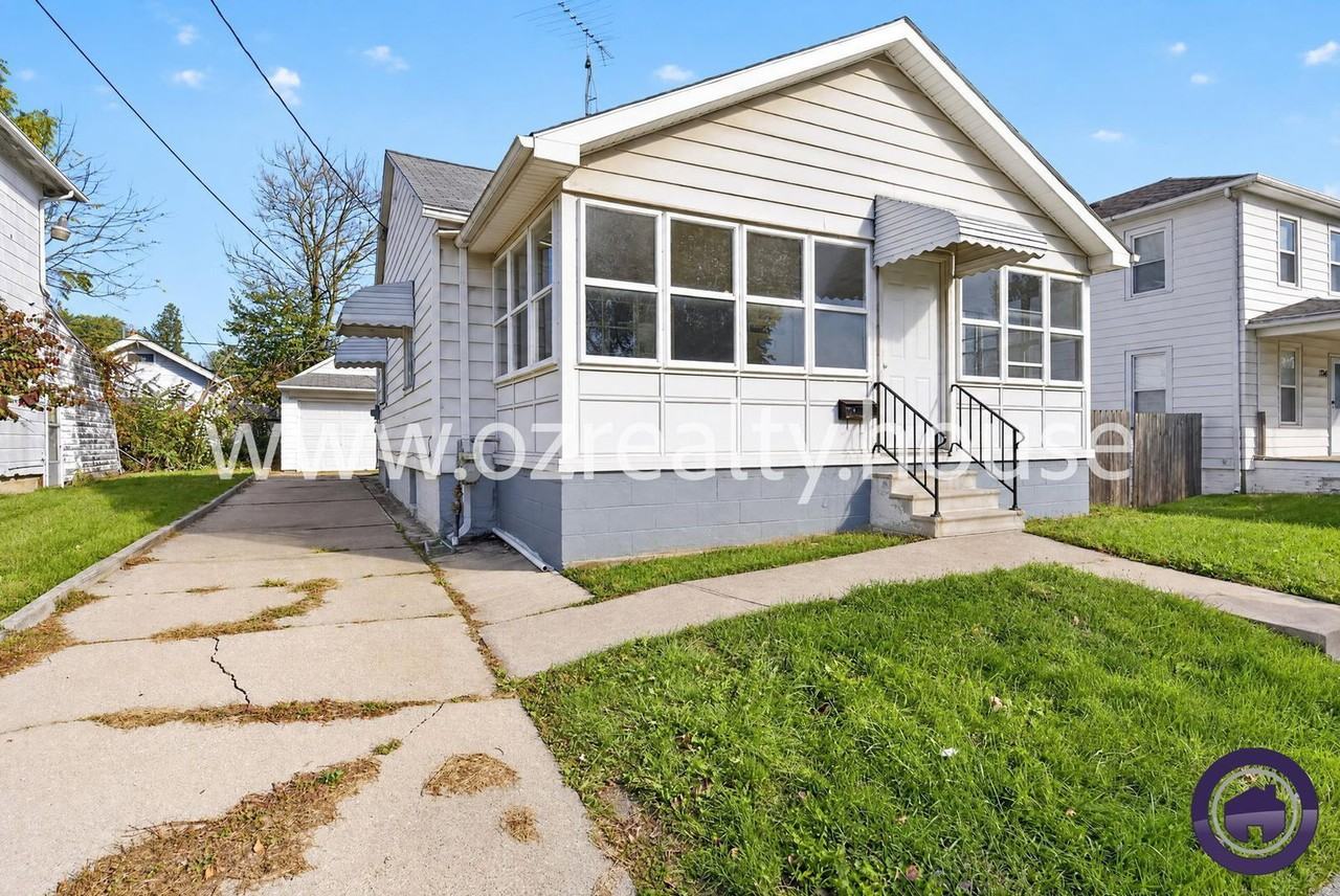 1758 Giant St - Photo 2 of 17