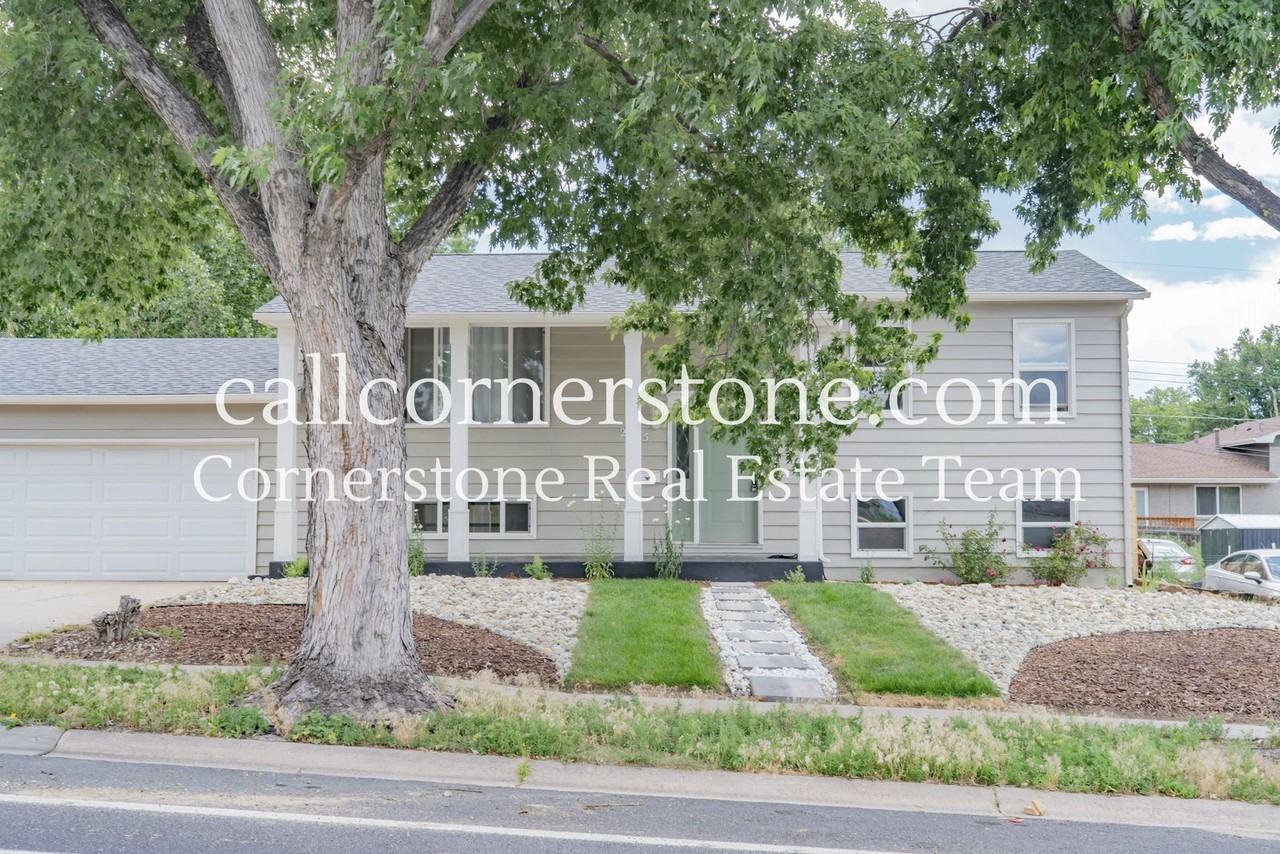 2215 N Chelton Rd - Photo 2 of 31