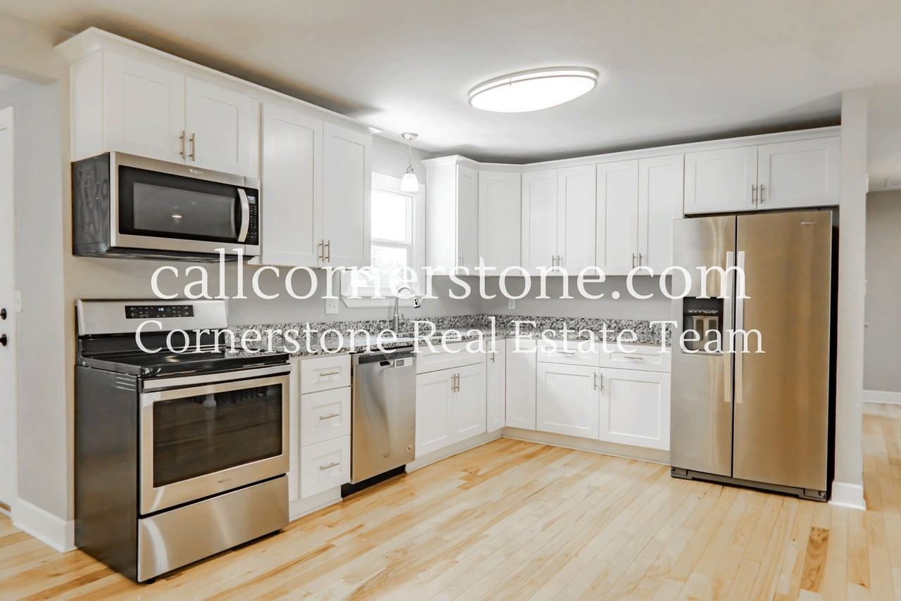 2215 N Chelton Rd - Photo 5 of 31