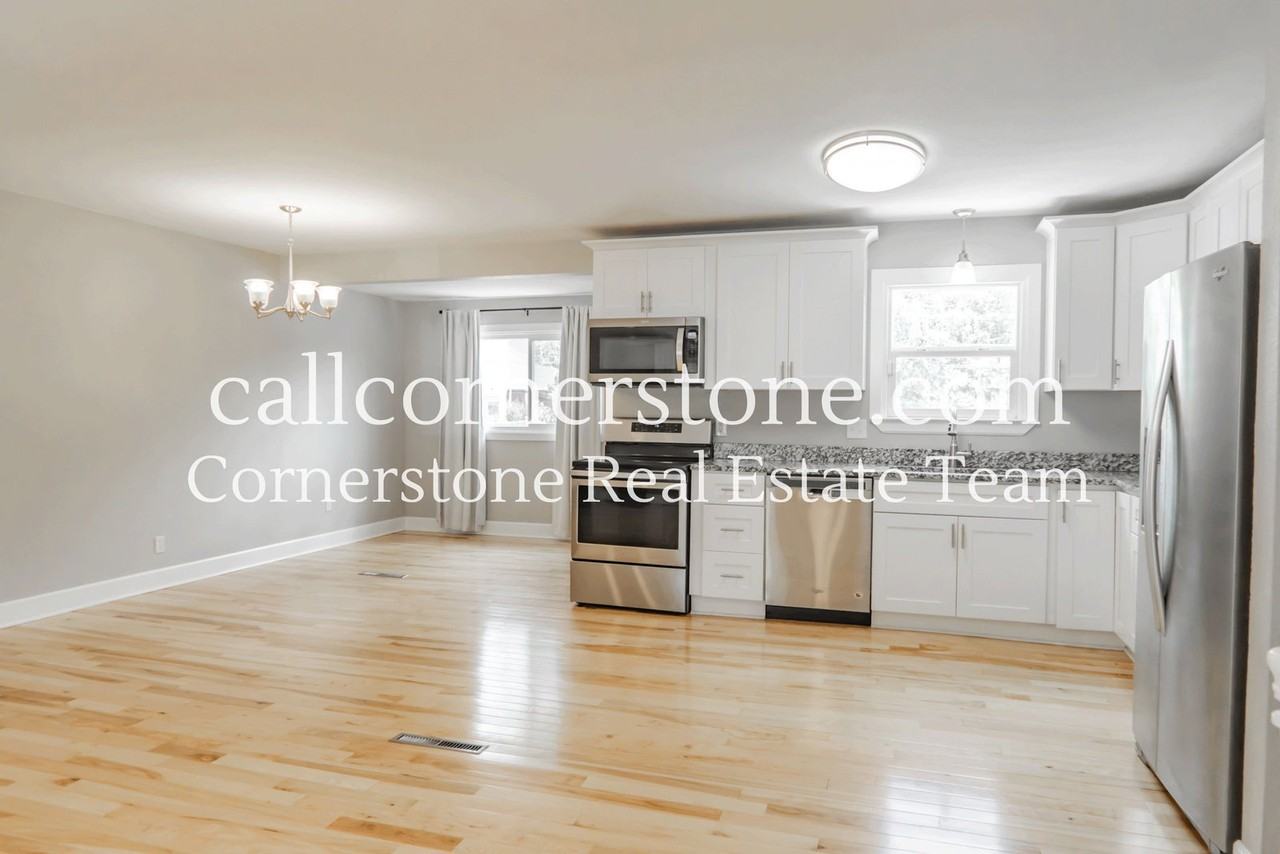 2215 N Chelton Rd - Photo 6 of 31