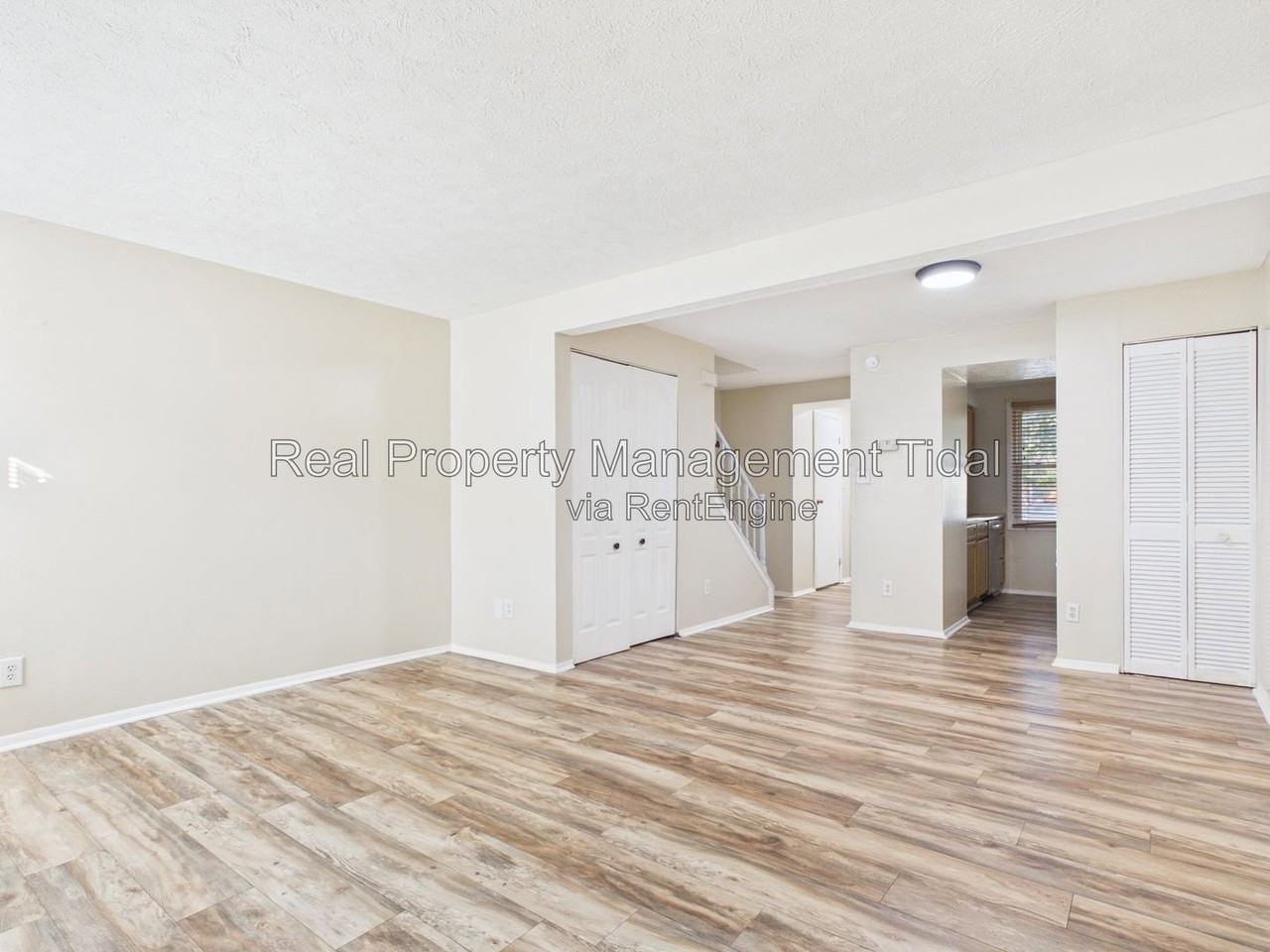 1313 Vanasse Ct - Photo 3 of 13