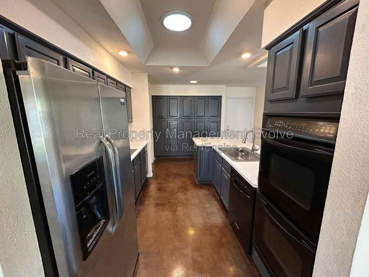 6704 W Kristal Way - Photo 3 of 19