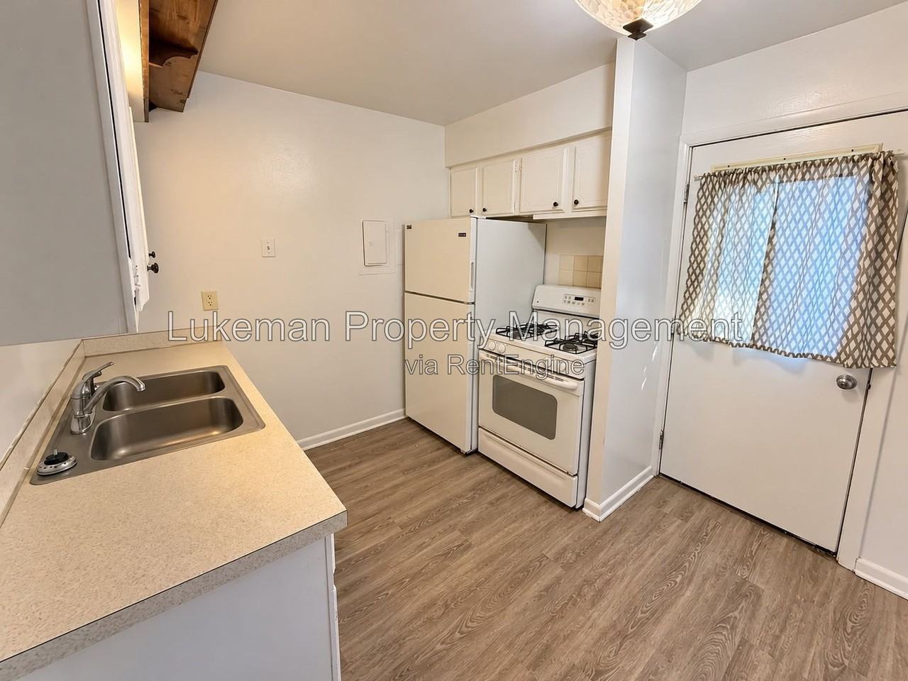 518 N Clarendon St #518 - Photo 3 of 10
