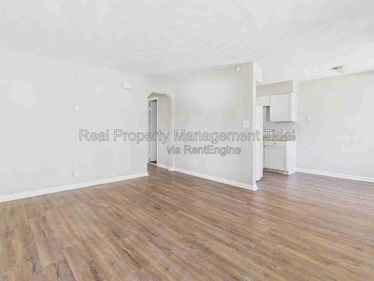 6255 Alexander St #4 - Photo 2 of 16