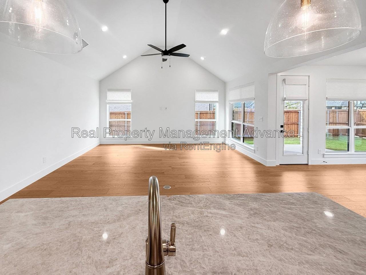 3320 Lacebark Ln - Photo 7 of 24