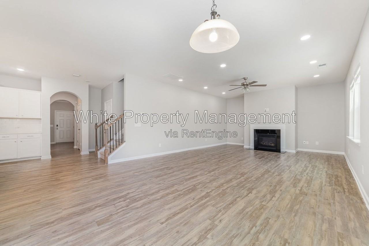 757 Garrett Green Way - Photo 4 of 42