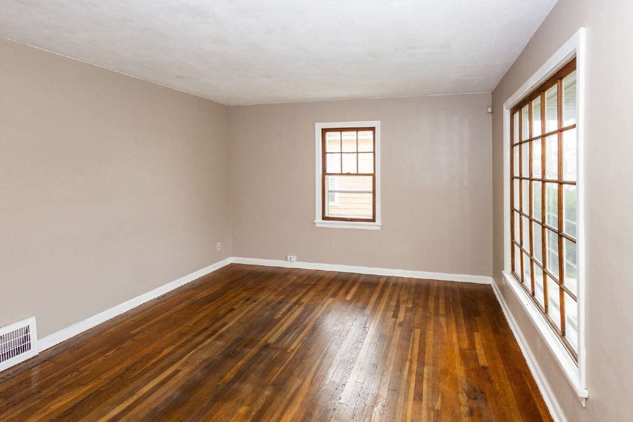 4505 W 150th St - Photo 2 of 18