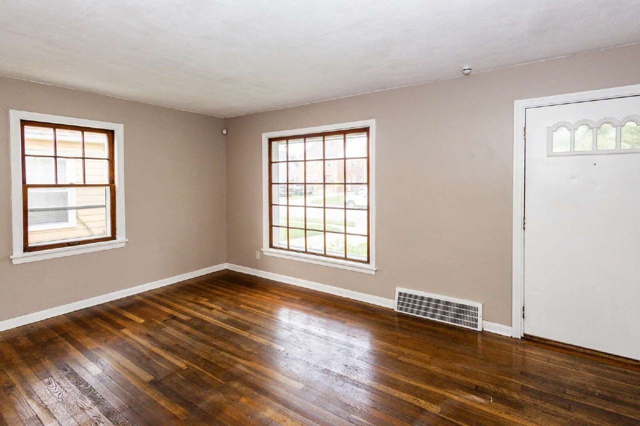 4505 W 150th St - Photo 3 of 18