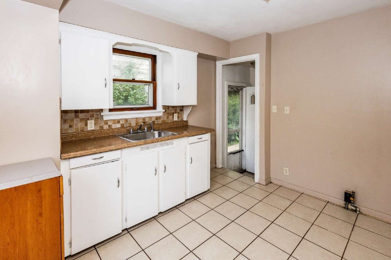 4505 W 150th St - Photo 5 of 18
