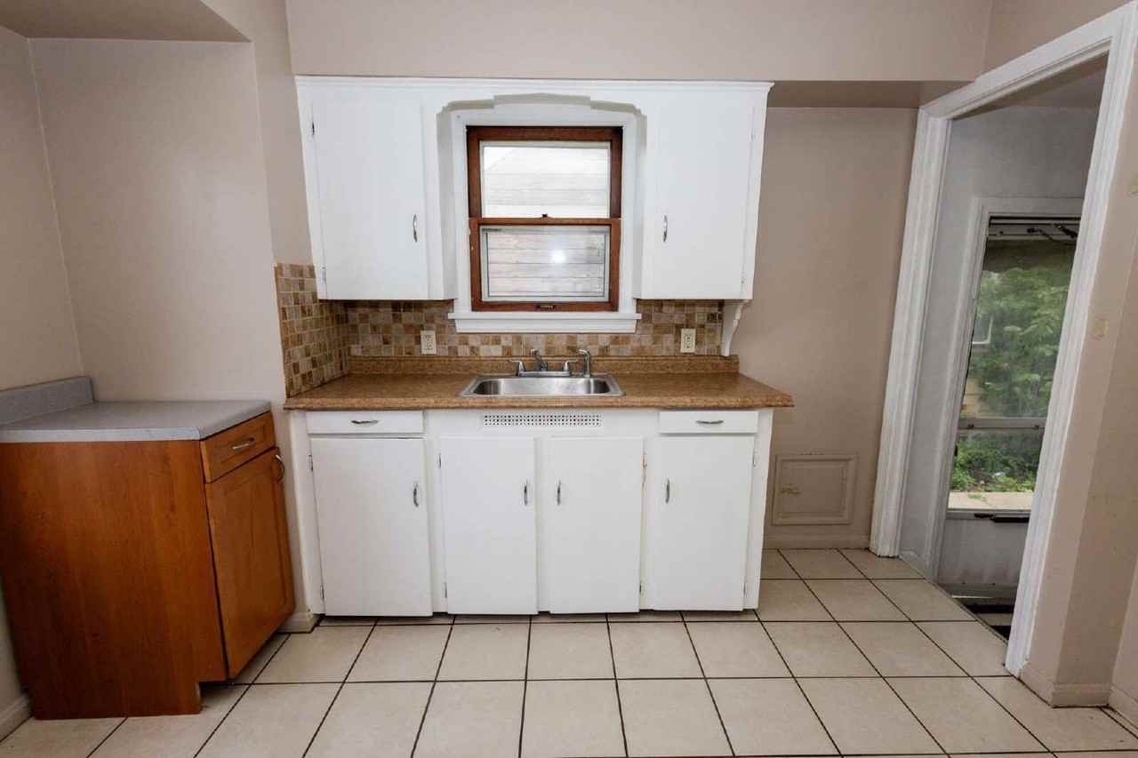 4505 W 150th St - Photo 6 of 18