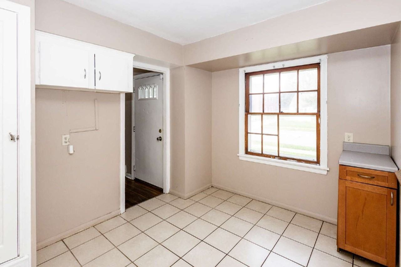 4505 W 150th St - Photo 7 of 18
