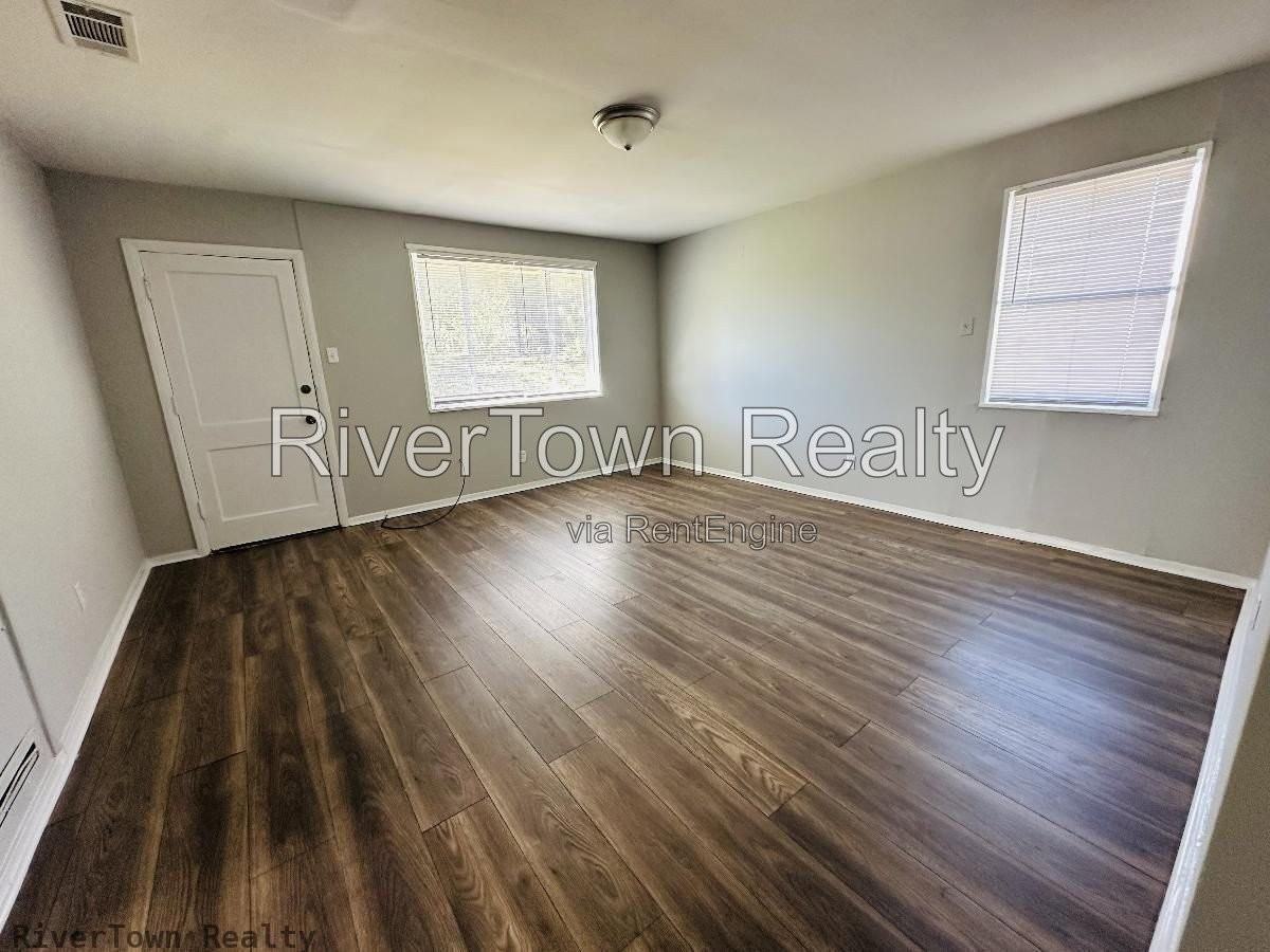 2813 Brewer Ave - Photo 6 of 6
