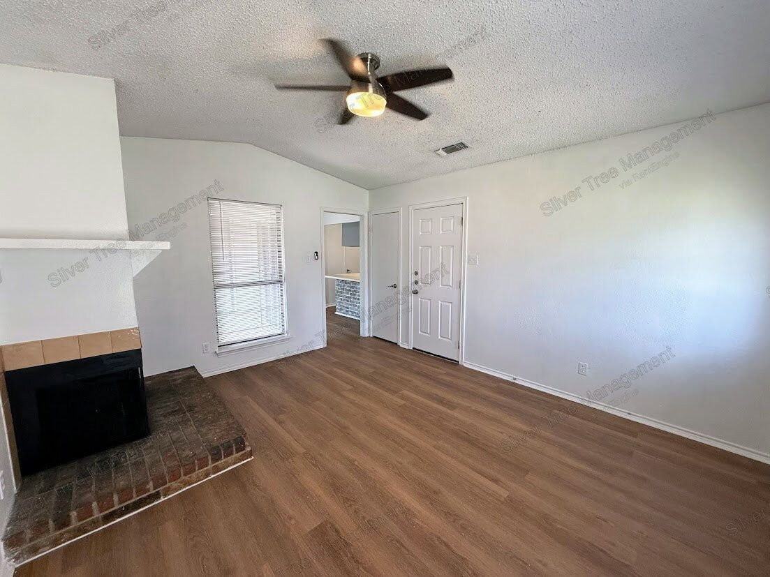 6845 S Creek Dr - Photo 4 of 31