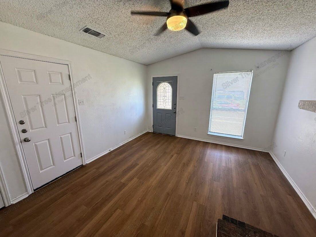 6845 S Creek Dr - Photo 5 of 31