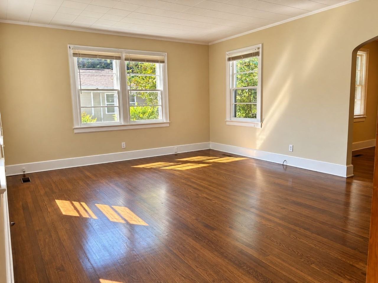 3719 Lamar Ave - Photo 2 of 11