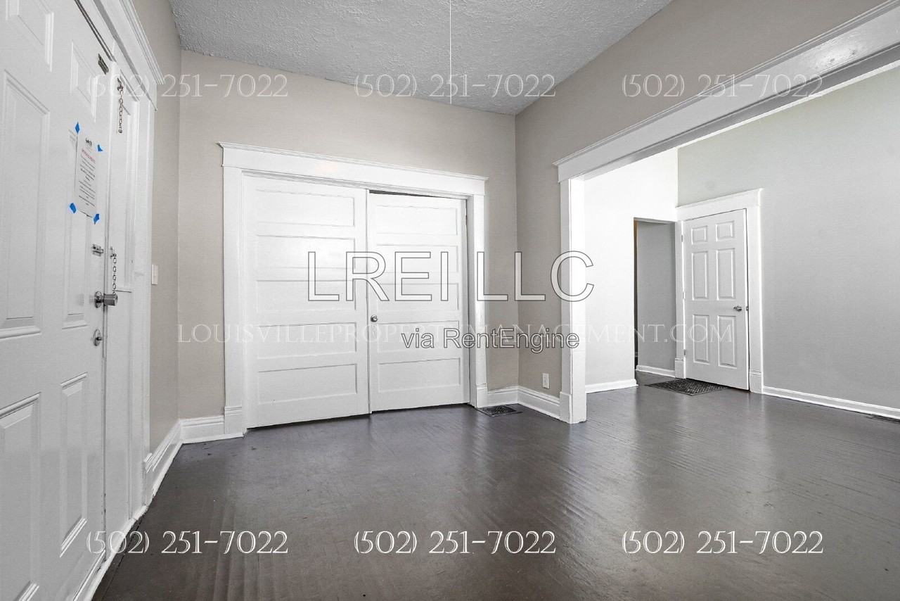 810 S 35th St - Photo 3 of 20