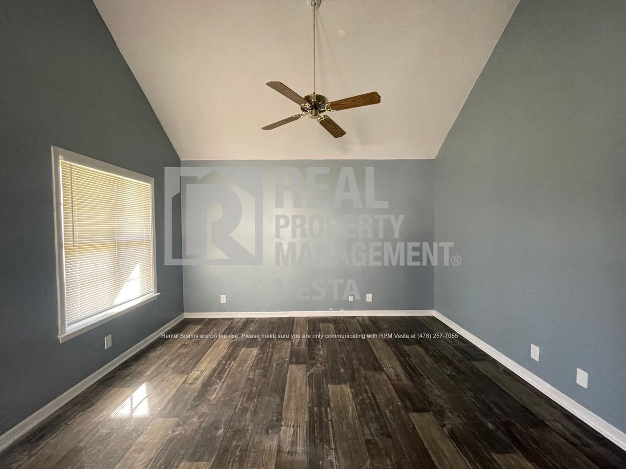 2307 2nd St - Photo 2 of 15
