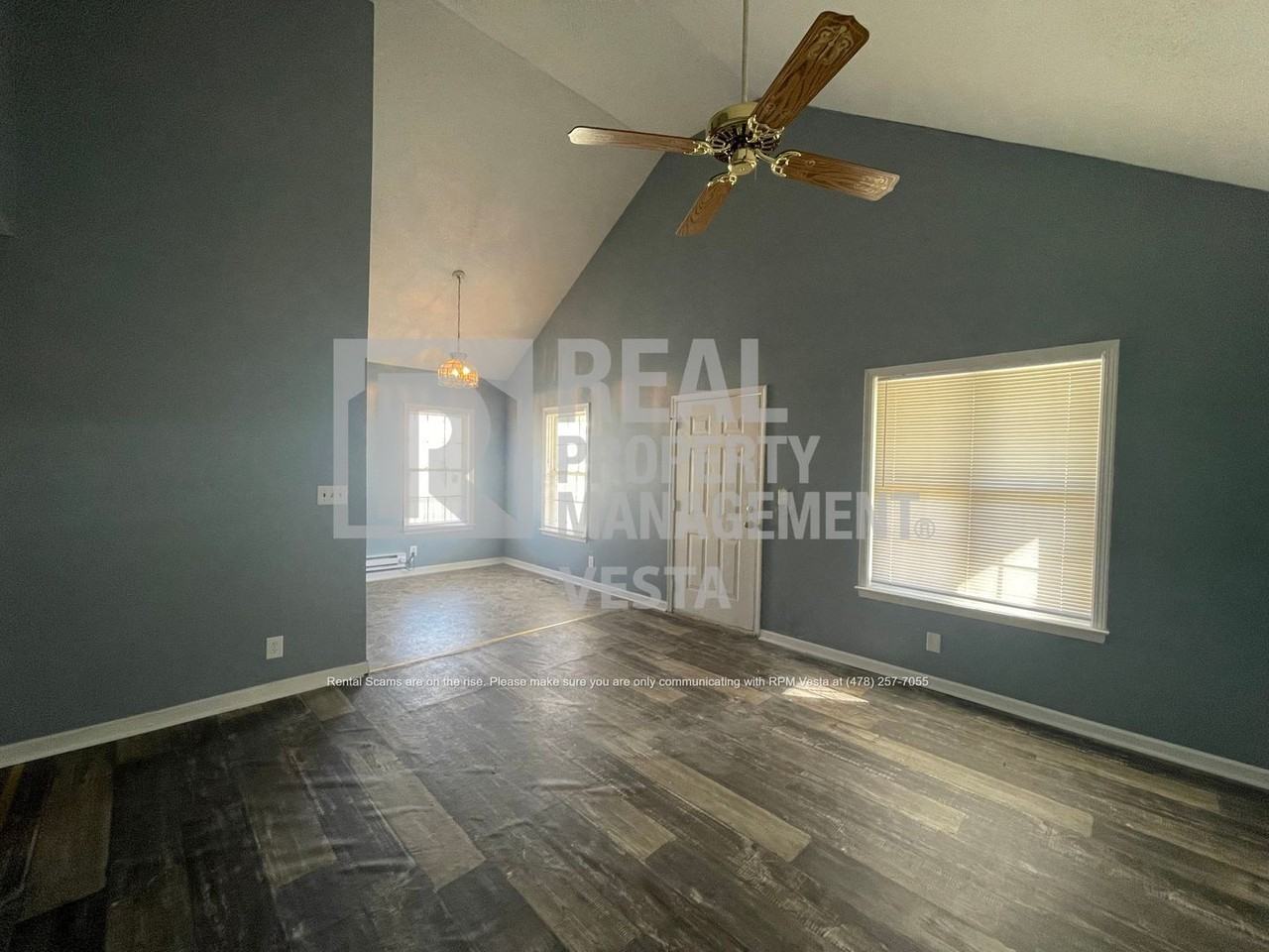 2307 2nd St - Photo 3 of 15