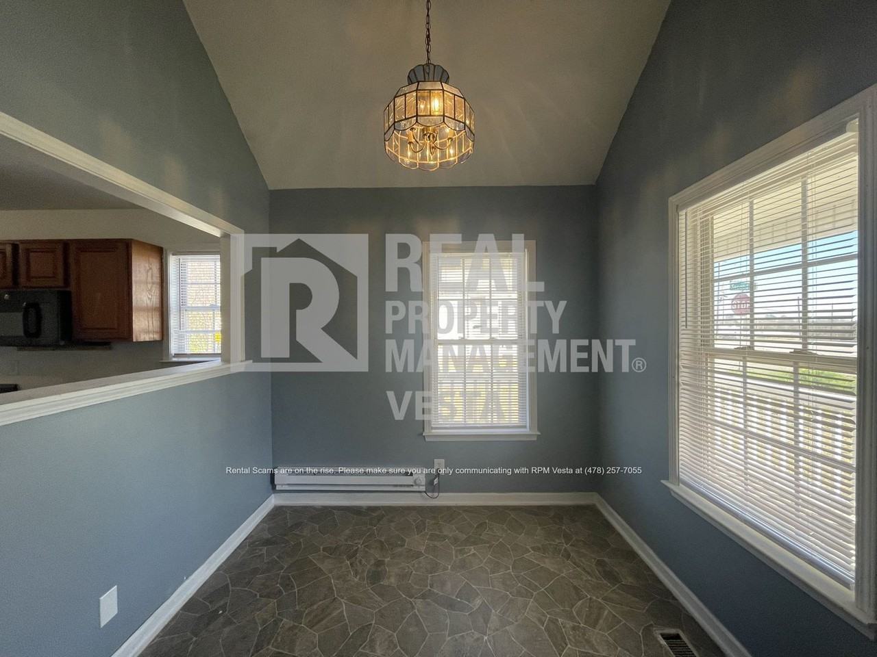 2307 2nd St - Photo 4 of 15