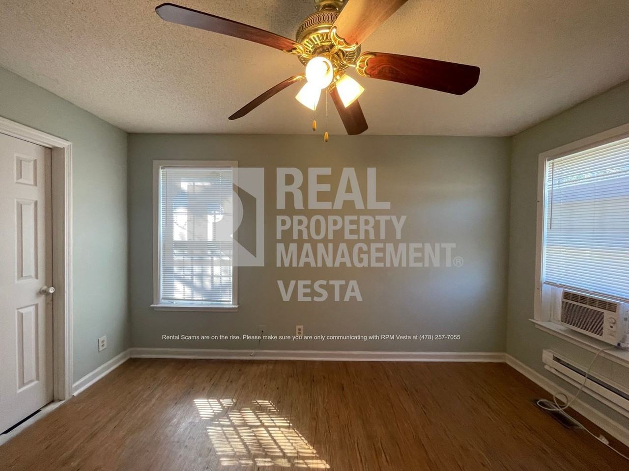 2307 2nd St - Photo 5 of 15