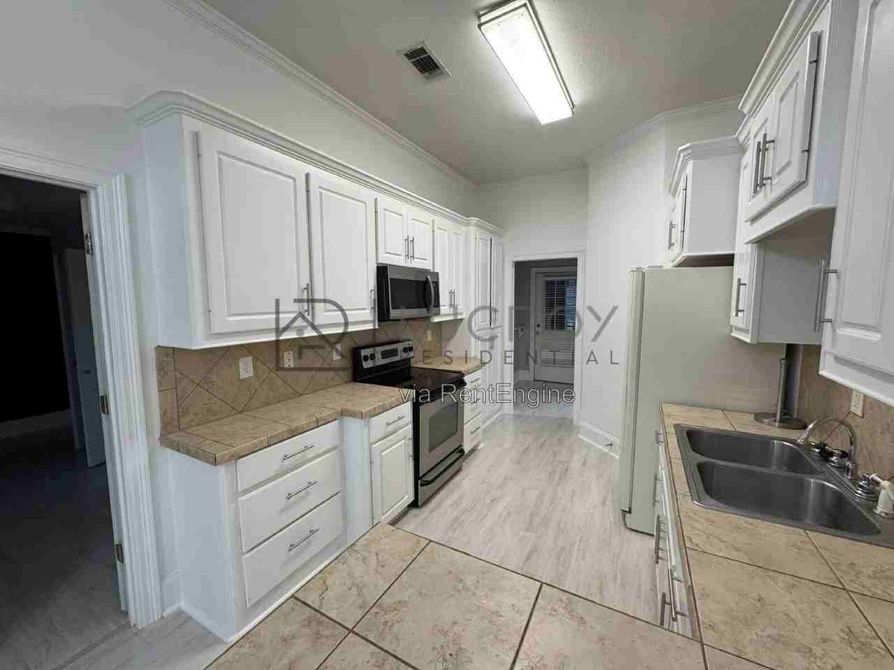 107 Kenzie Ct - Photo 6 of 18