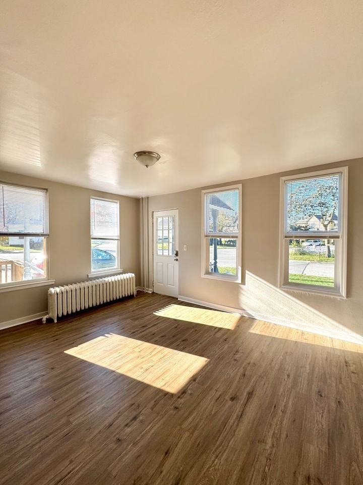 7 E Isabella Ave - Photo 4 of 10