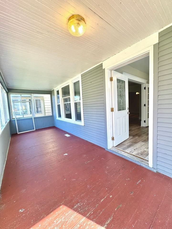 391 Houston Ave - Photo 2 of 17