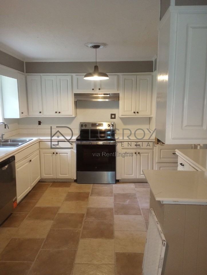 5850 Deer Trl - Photo 2 of 36