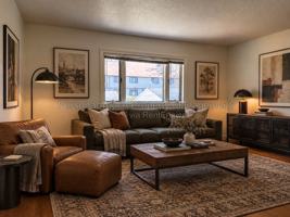 featured image of 737 Oak St N