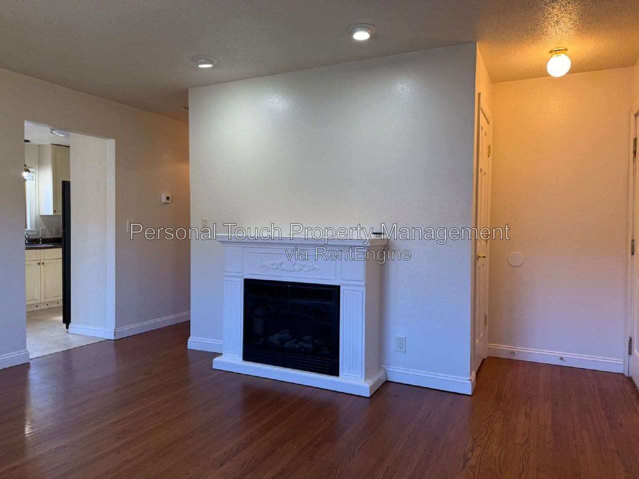 737 Oak St N - Photo 3 of 30