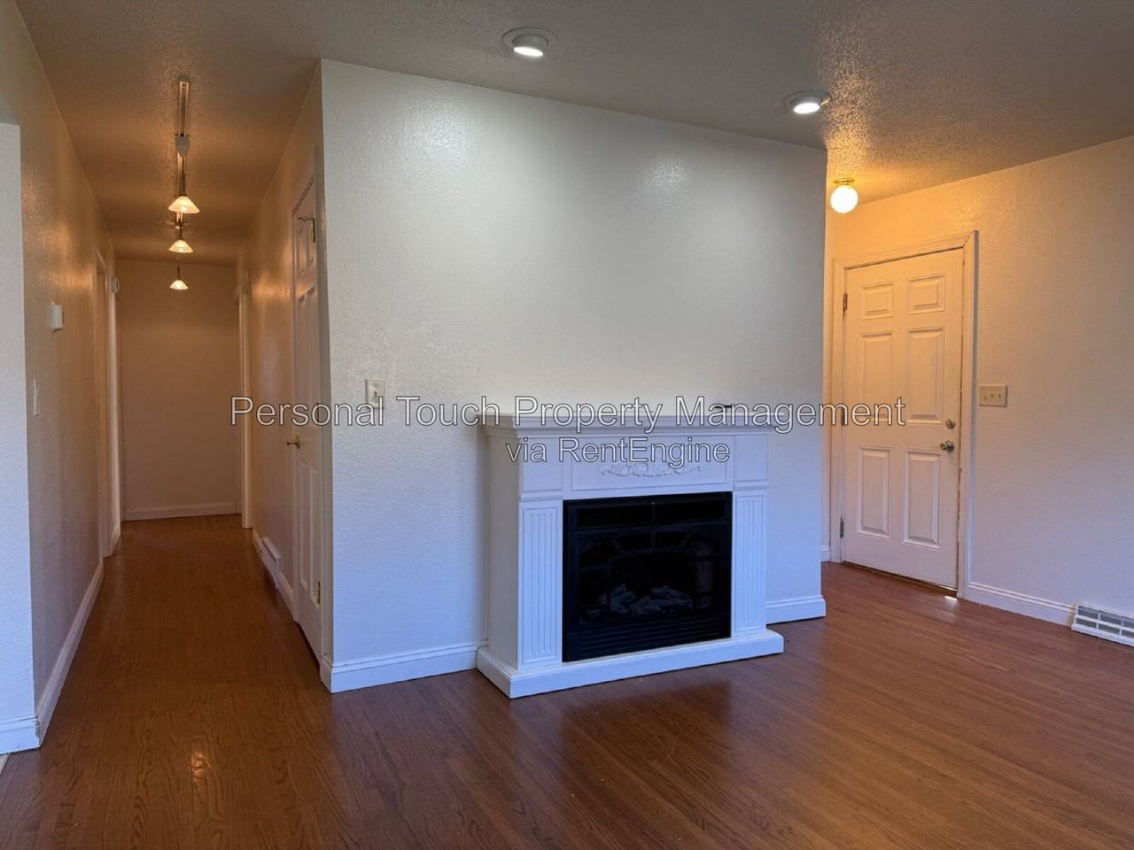 737 Oak St N - Photo 4 of 30